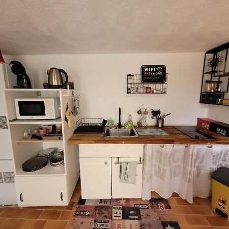 Ferienwohnung Superbe Studio Proches Toutes Commodites Place Du Marche De St Roch Nizza Exterior foto